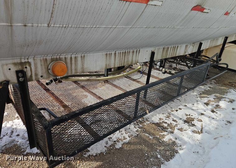 image for item FN5526 1990 CUST tank trailer