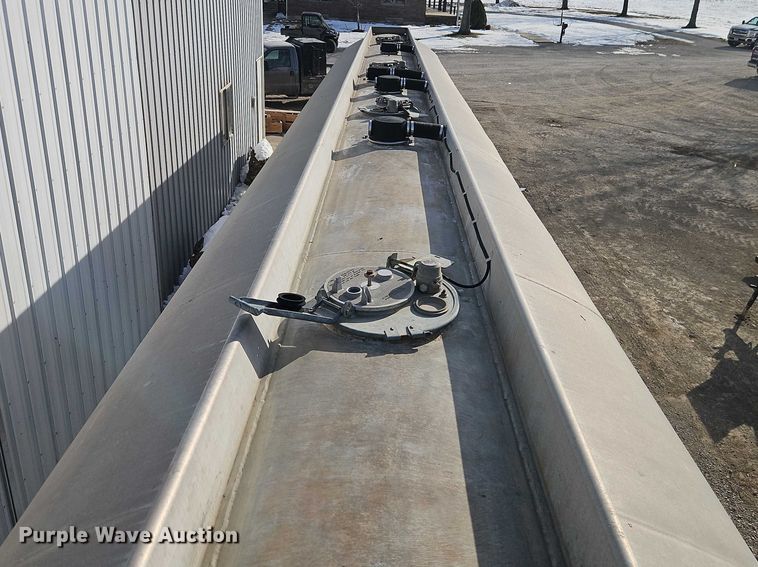 image for item FN5526 1990 CUST tank trailer