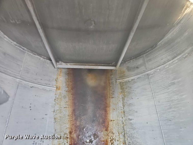 image for item FN5526 1990 CUST tank trailer