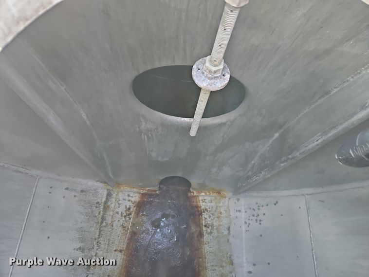 image for item FN5526 1990 CUST tank trailer