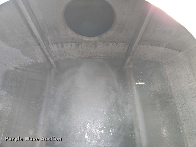 image for item FN5526 1990 CUST tank trailer