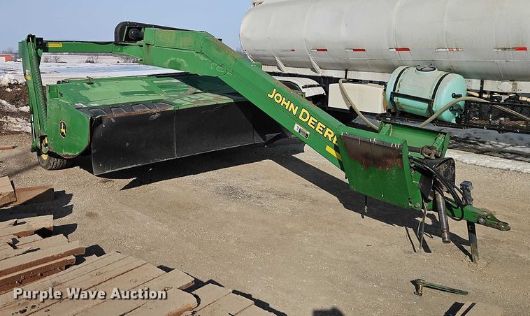 image for item FN5527 John Deere 735 swather / windrower