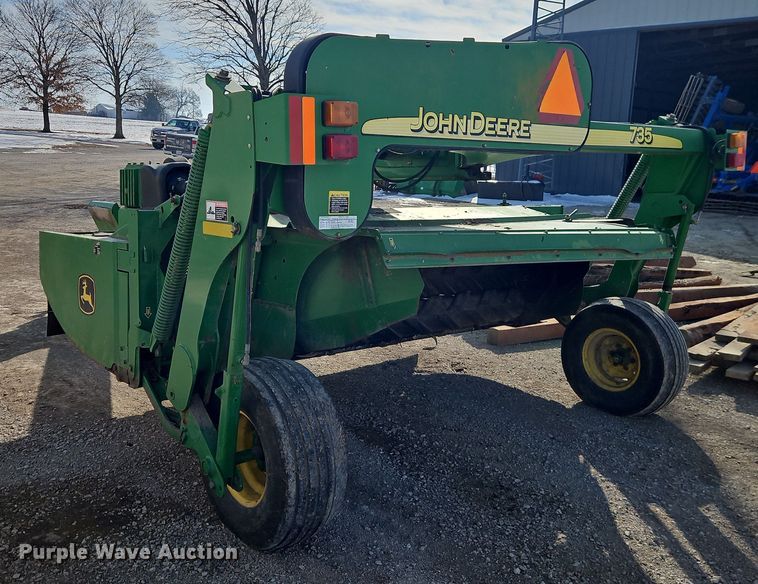 image for item FN5527 John Deere 735 swather / windrower