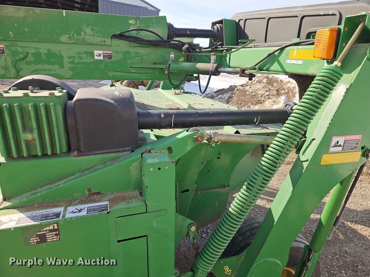 image for item FN5527 John Deere 735 swather / windrower