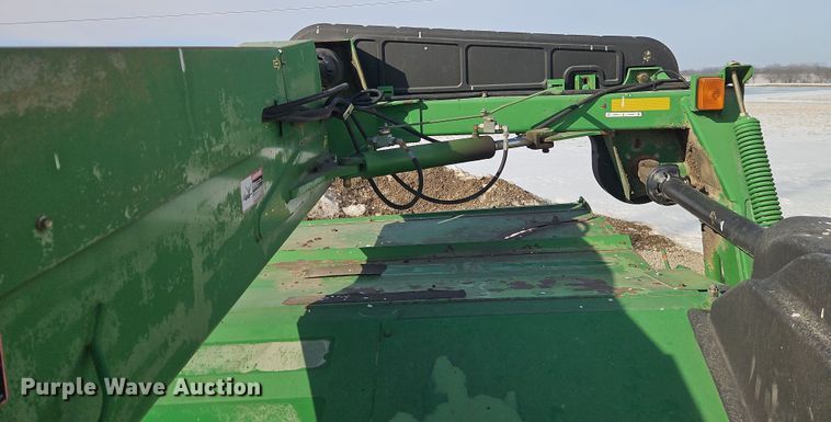 image for item FN5527 John Deere 735 swather / windrower