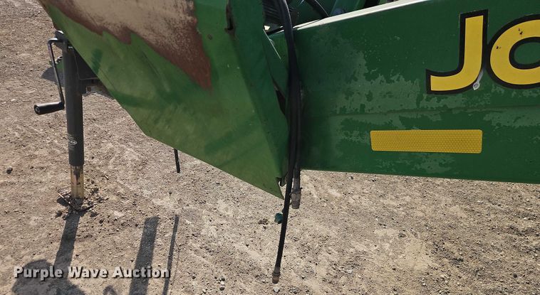 image for item FN5527 John Deere 735 swather / windrower