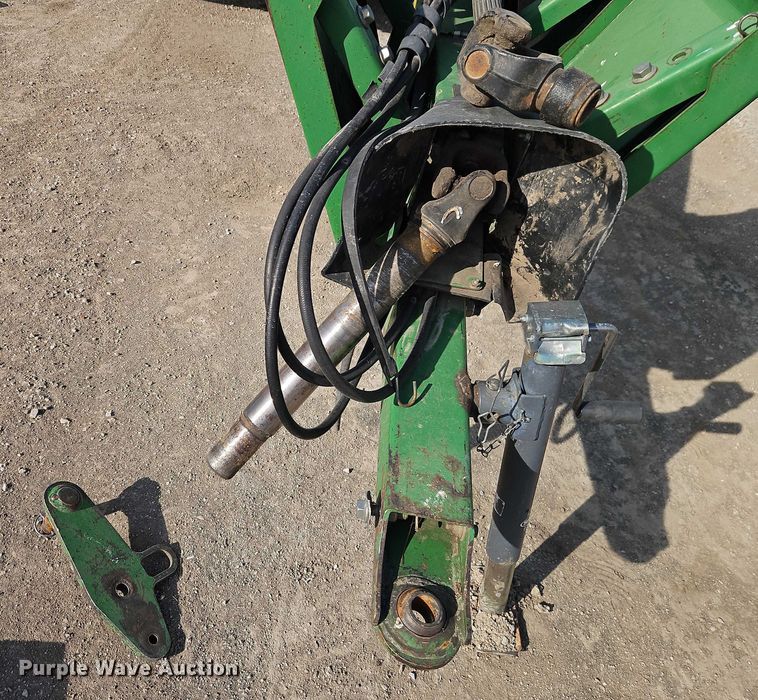 image for item FN5527 John Deere 735 swather / windrower