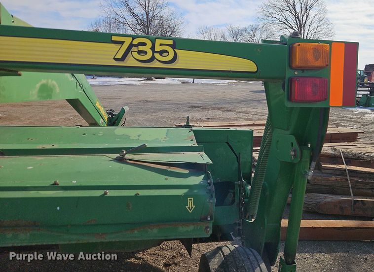 image for item FN5527 John Deere 735 swather / windrower