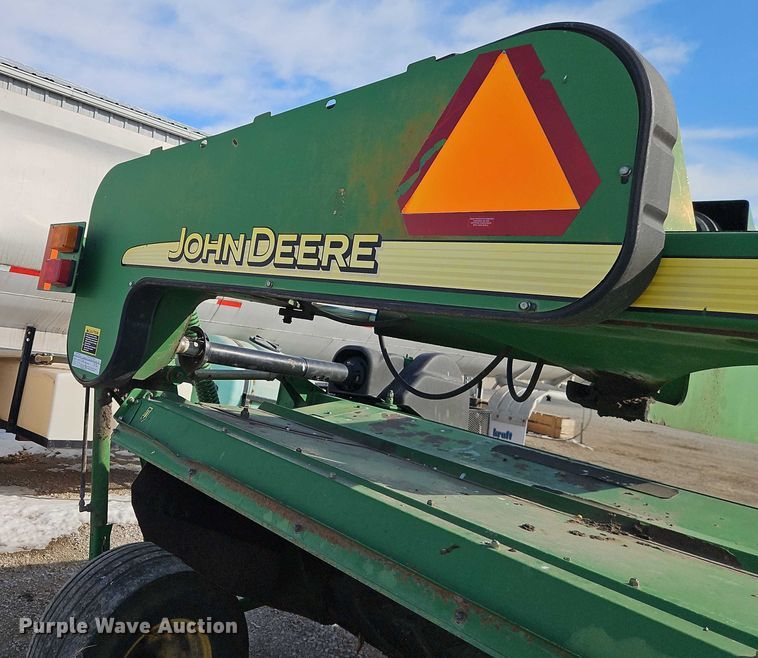 image for item FN5527 John Deere 735 swather / windrower