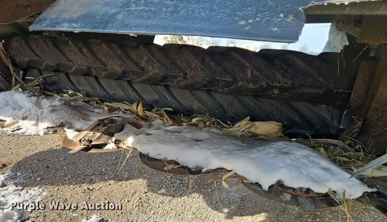 image for item FN5527 John Deere 735 swather / windrower