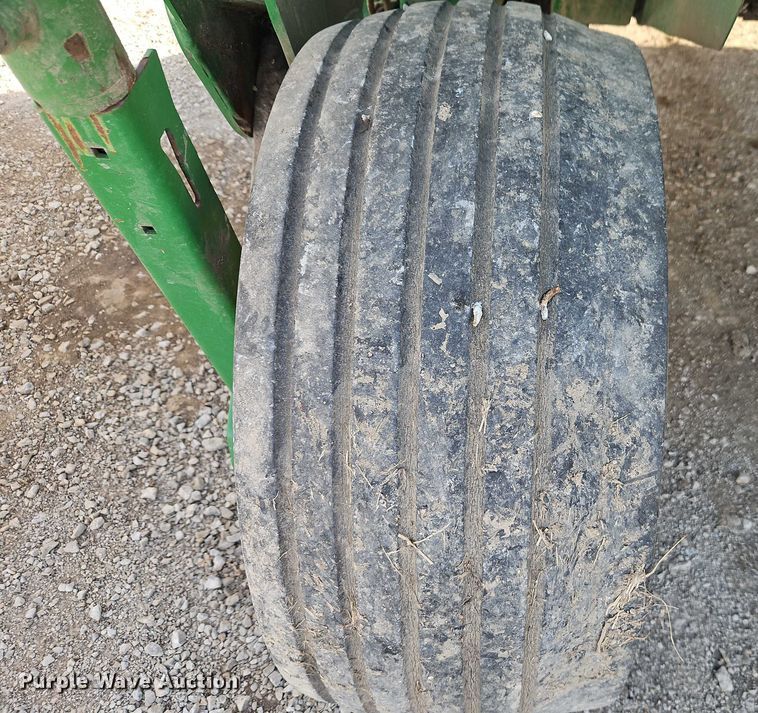 image for item FN5527 John Deere 735 swather / windrower