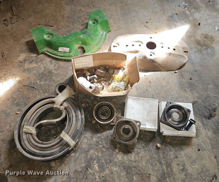 image for item FN5527 John Deere 735 swather / windrower