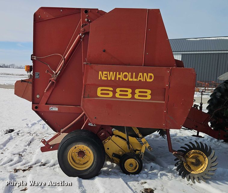 image for item FN5528 New Holland 688 round baler