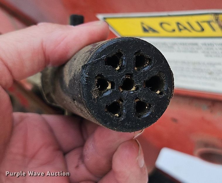 image for item FN5528 New Holland 688 round baler