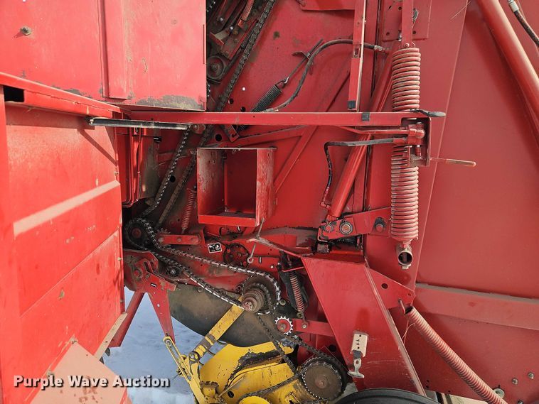 image for item FN5528 New Holland 688 round baler