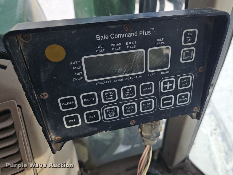 image for item FN5528 New Holland 688 round baler