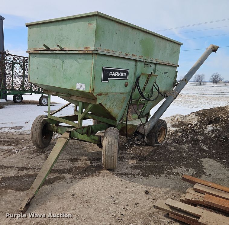 image for item FN5529 Parker 2000 gravity wagon