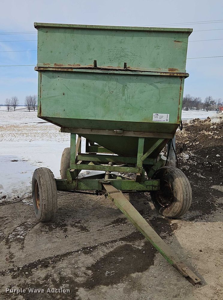 image for item FN5529 Parker 2000 gravity wagon