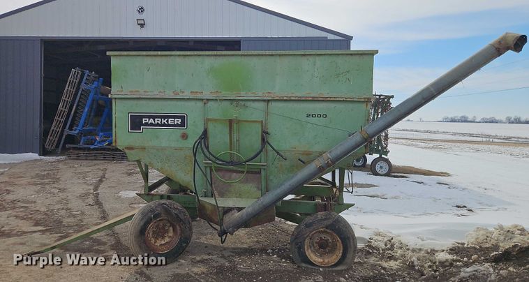 image for item FN5529 Parker 2000 gravity wagon