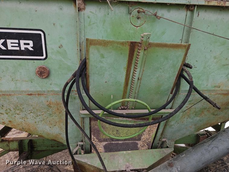 image for item FN5529 Parker 2000 gravity wagon