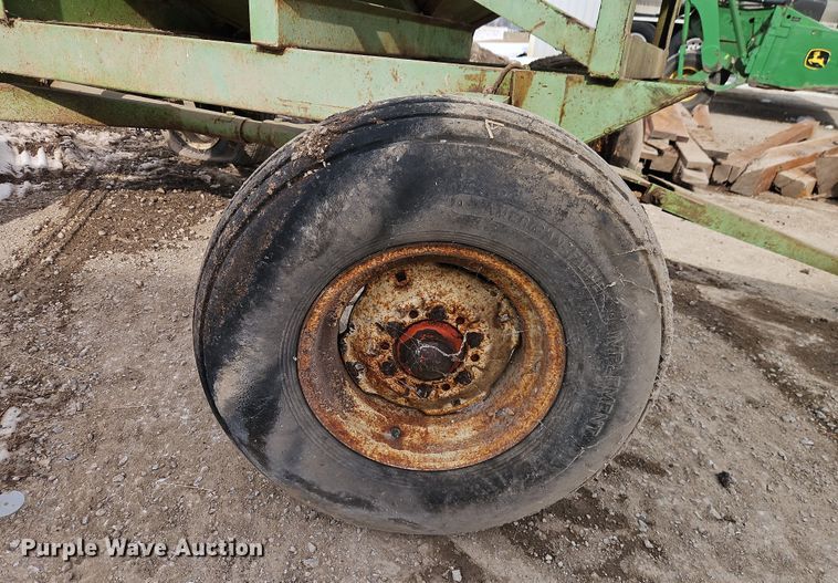 image for item FN5529 Parker 2000 gravity wagon