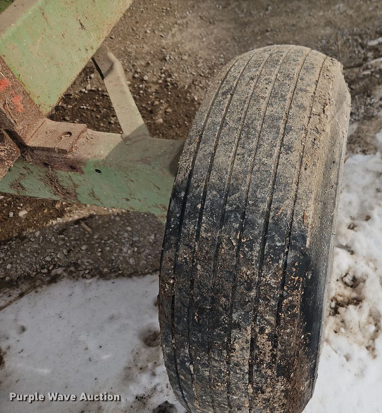 image for item FN5529 Parker 2000 gravity wagon