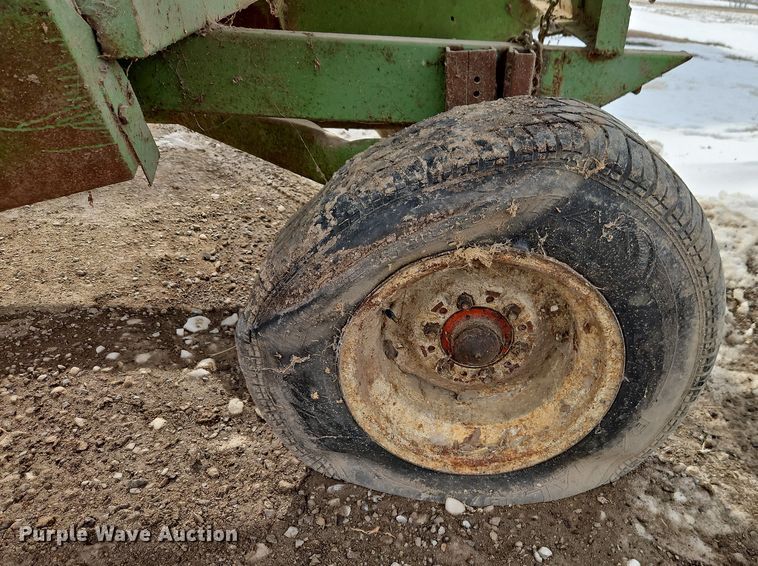 image for item FN5529 Parker 2000 gravity wagon