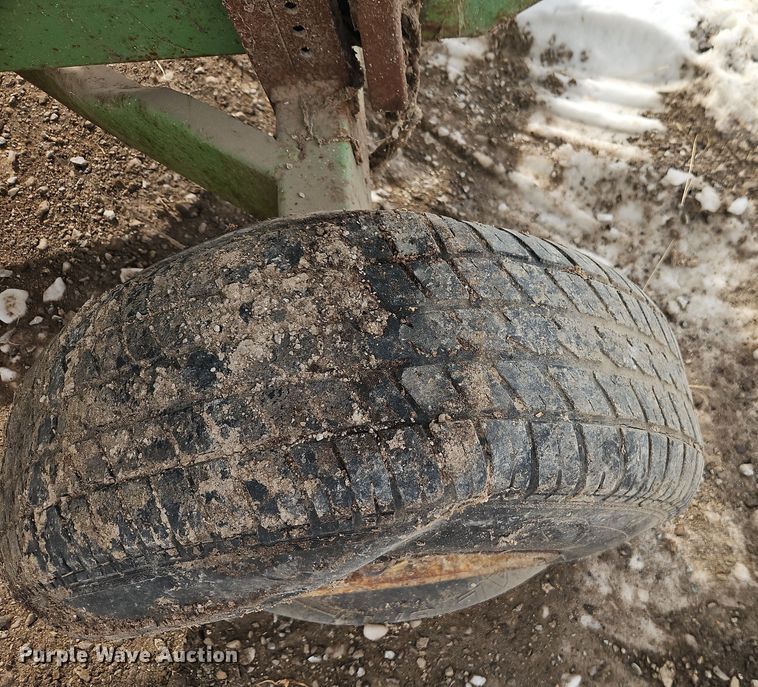 image for item FN5529 Parker 2000 gravity wagon