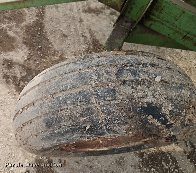 image for item FN5529 Parker 2000 gravity wagon