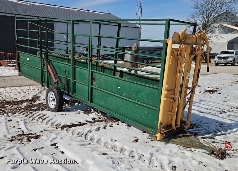 image for item FN5531 Green's welding portable livestock chute 