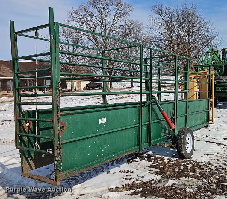 image for item FN5531 Green's welding portable livestock chute 