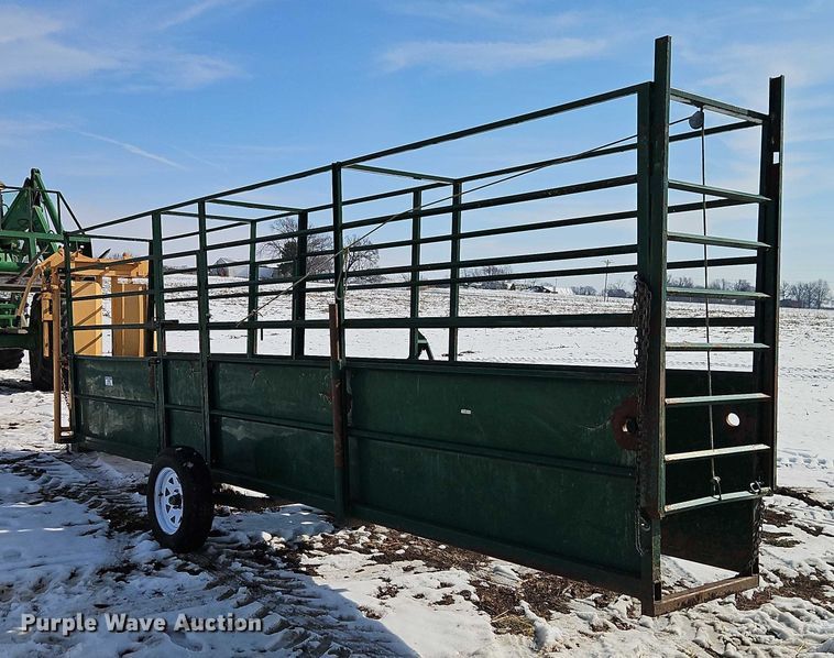 image for item FN5531 Green's welding portable livestock chute 