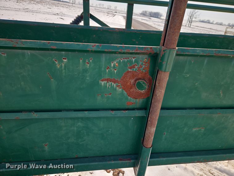 image for item FN5531 Green's welding portable livestock chute 