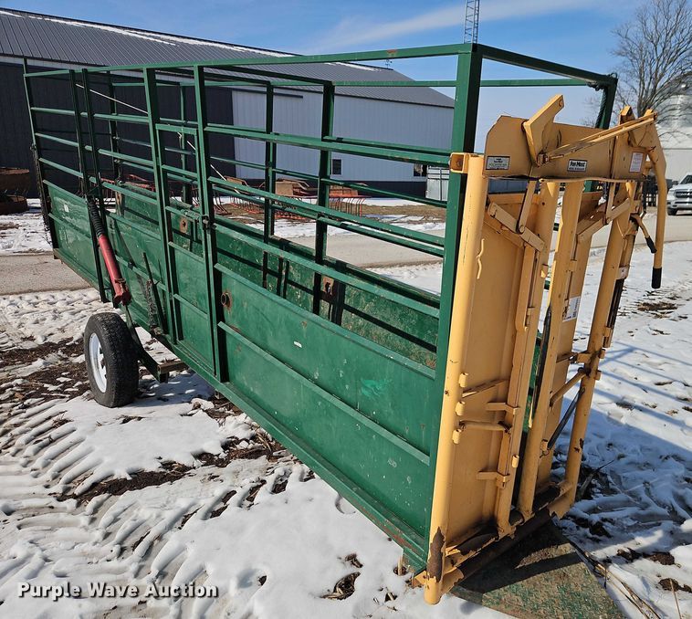 image for item FN5531 Green's welding portable livestock chute 