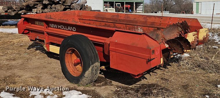 image for item FN5532 Ford 520 manure spreader