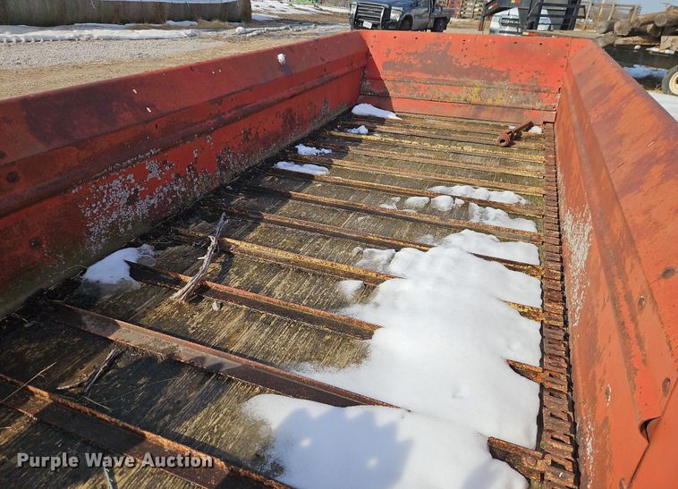 image for item FN5532 Ford 520 manure spreader