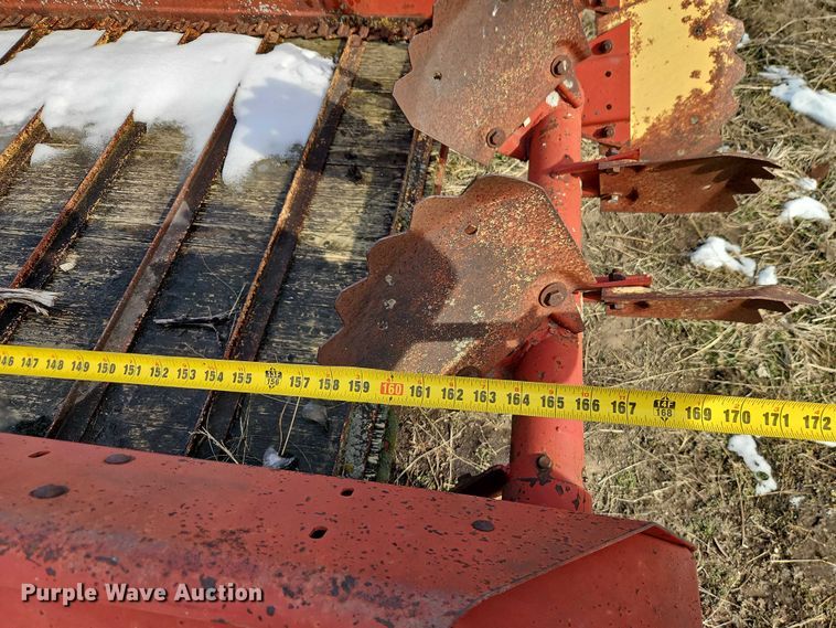 image for item FN5532 Ford 520 manure spreader