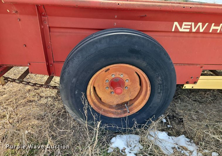 image for item FN5532 Ford 520 manure spreader