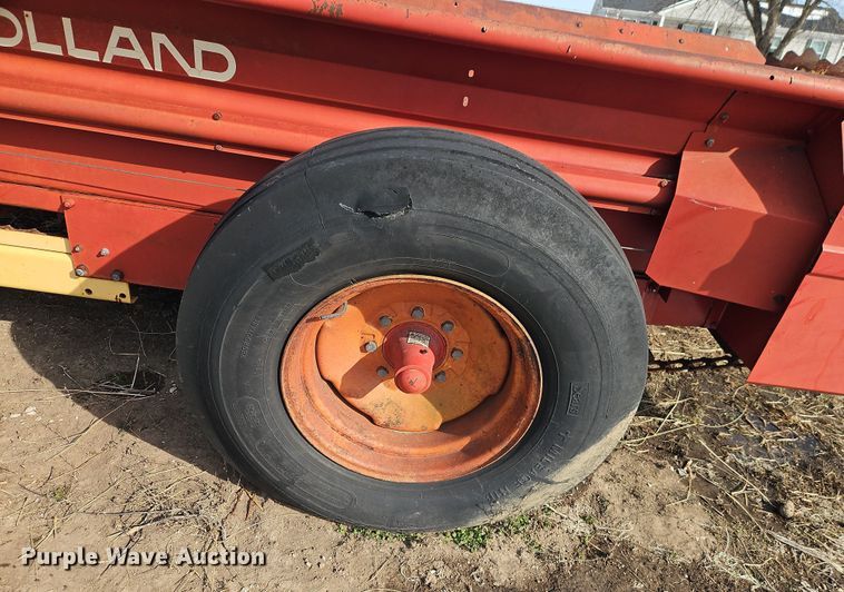 image for item FN5532 Ford 520 manure spreader