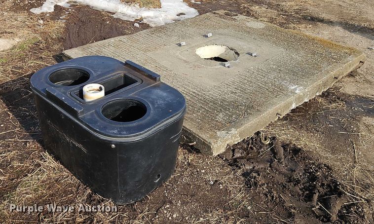image for item FN5534 Mira Fount freeze proof water trough