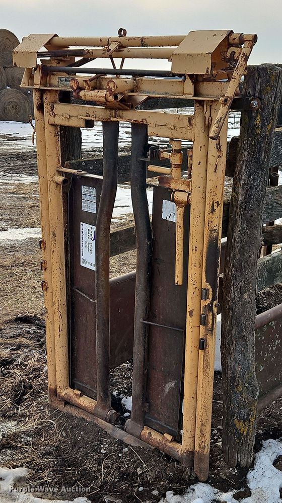 image for item FN5535 For-Most A-25 livestock head gate