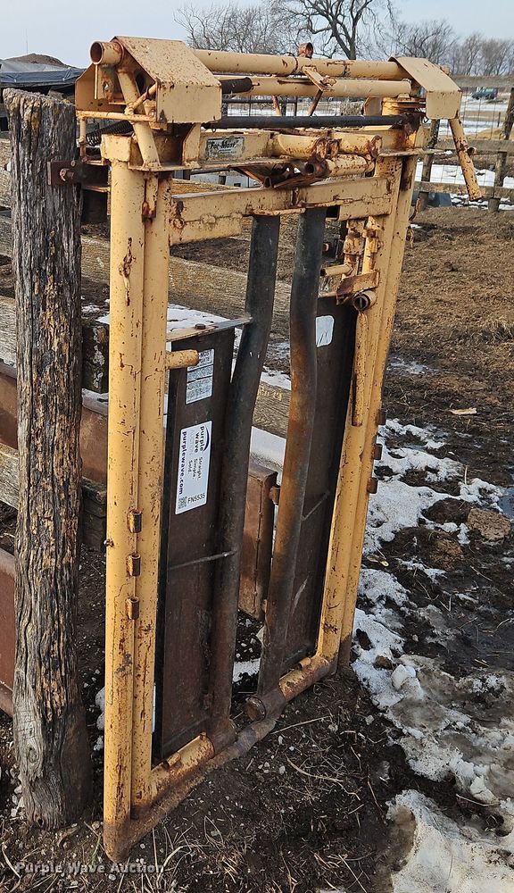 image for item FN5535 For-Most A-25 livestock head gate