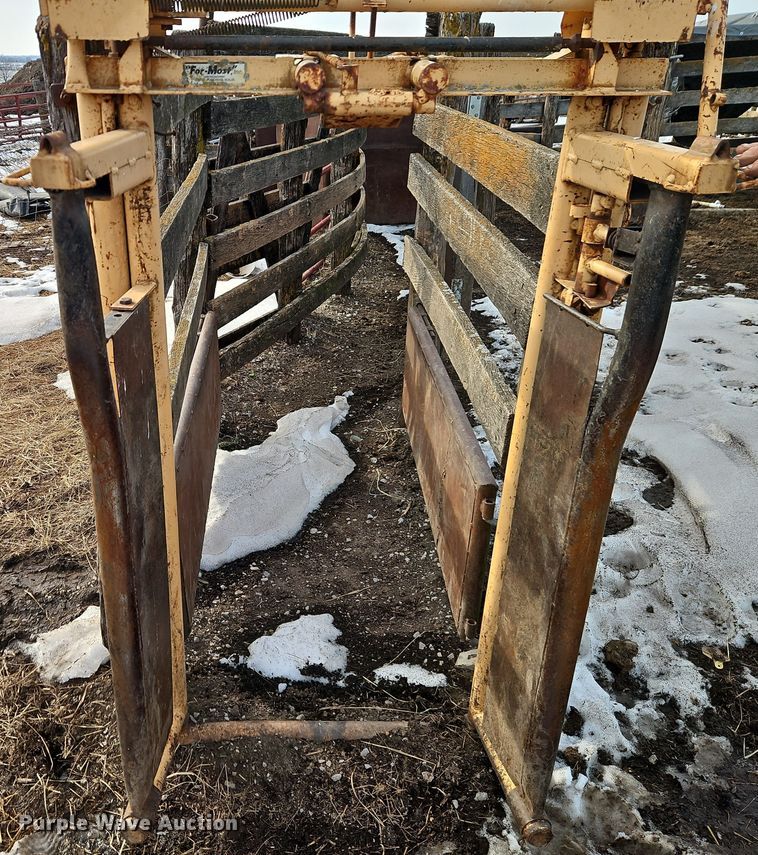 image for item FN5535 For-Most A-25 livestock head gate