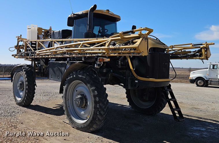 image for item FN5566 2015 RoGator RG 900B sprayer