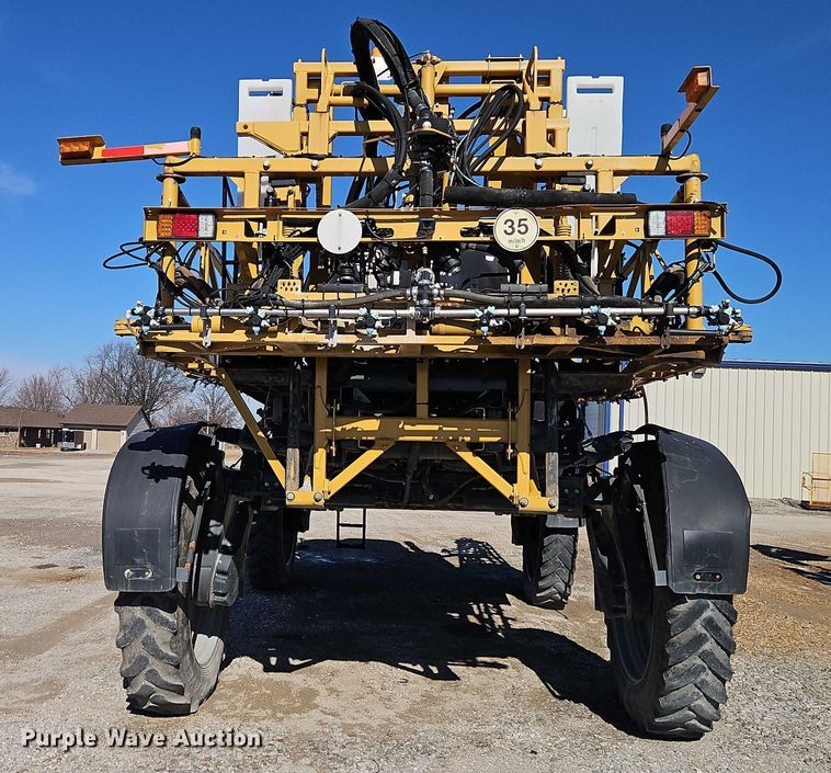 image for item FN5566 2015 RoGator RG 900B sprayer