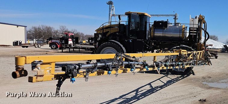 image for item FN5566 2015 RoGator RG 900B sprayer