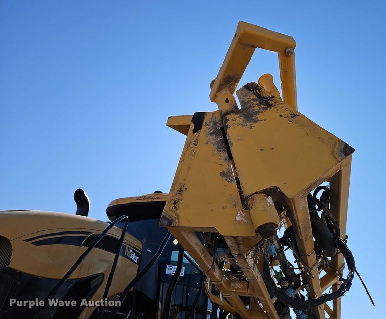 image for item FN5566 2015 RoGator RG 900B sprayer