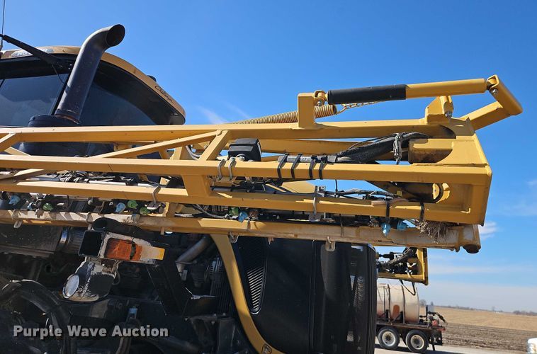 image for item FN5566 2015 RoGator RG 900B sprayer