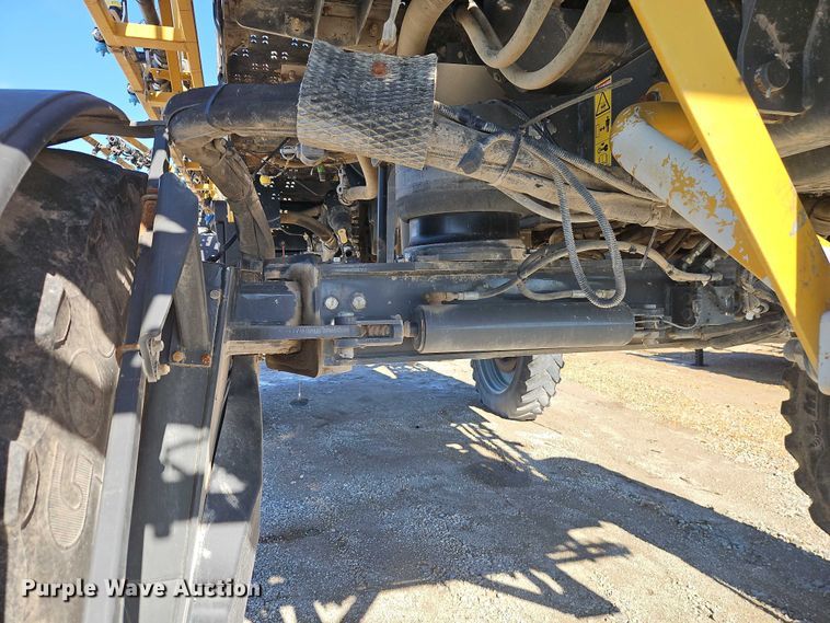 image for item FN5566 2015 RoGator RG 900B sprayer