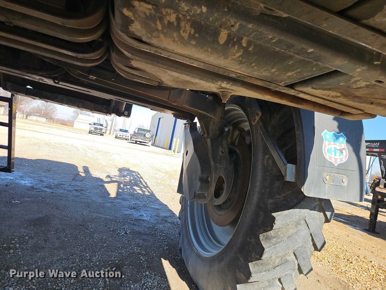 image for item FN5566 2015 RoGator RG 900B sprayer